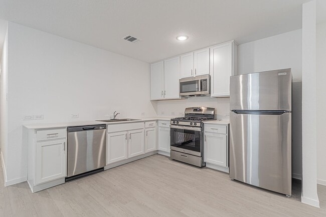 Building Photo - BRAND NEW 4 BD/2 BA Home Located off 211/Potranco RD! Available NOW!