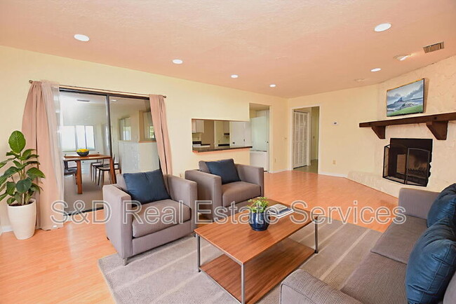 Building Photo - 1715 High Point Dr