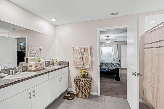 Building Photo - 12953 Wildflower Meadow Dr