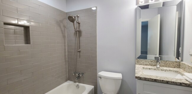 Building Photo - Stunning Move-In Ready Gem in the Heart of Lawrenceville!