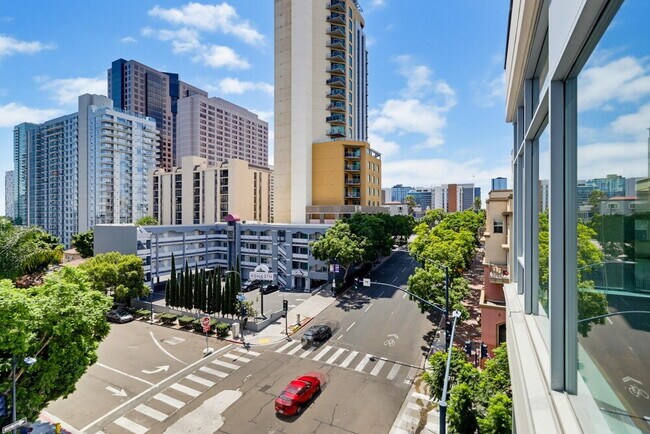 Building Photo - Skyline Views & Sophisticated Corner Living at Aria in Cortez Hill