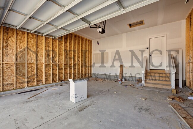 Building Photo - 5241 N Pinecrest Ct