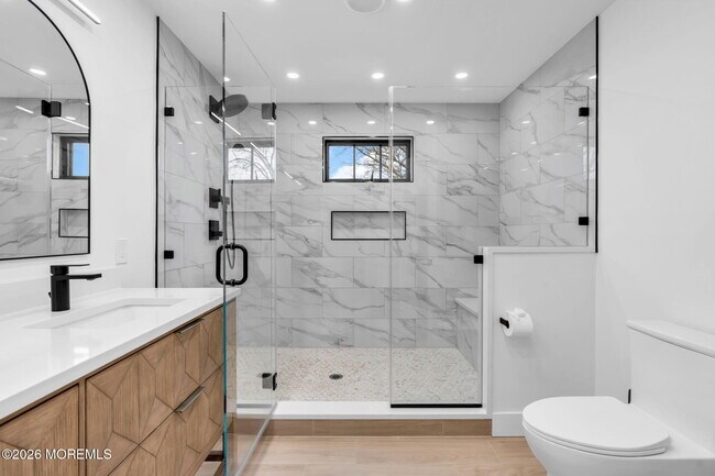 Building Photo - 2017 5th Ave