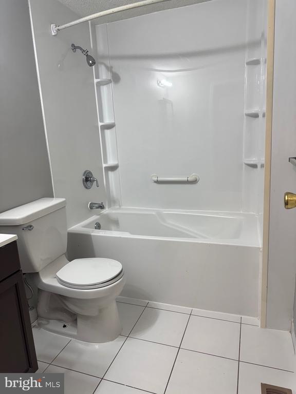 Building Photo - 102 Essex St