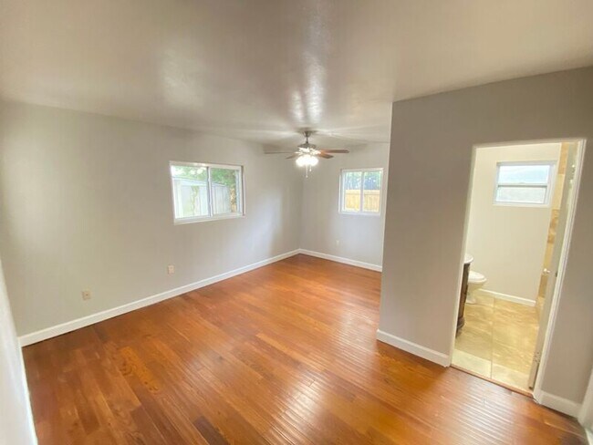 Building Photo - 311 Altaloma Ave