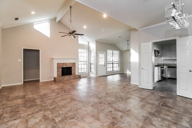 Building Photo - 1609 Willow Park Dr