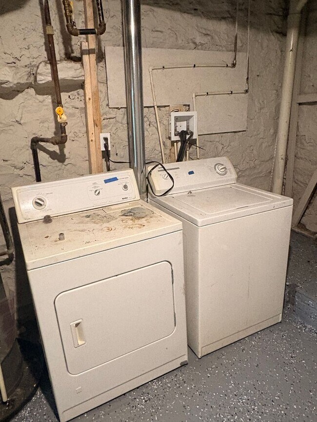 Building Photo - Charming Baltimore Home – Close to Downtown & Transit