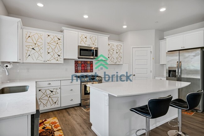 Building Photo - 909 Wyndham Pl