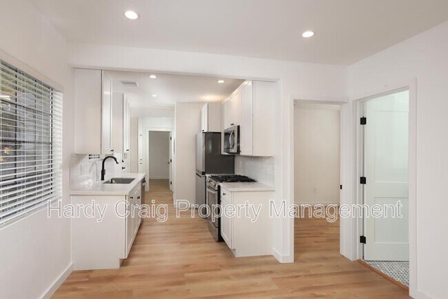 Building Photo - 2236 Glendale Blvd