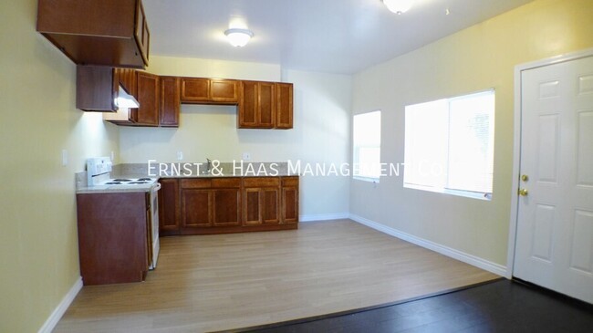 Building Photo - Amazing East Village Apartment with Great ...