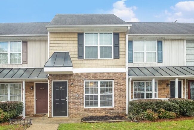 Building Photo - 409 W I Pky