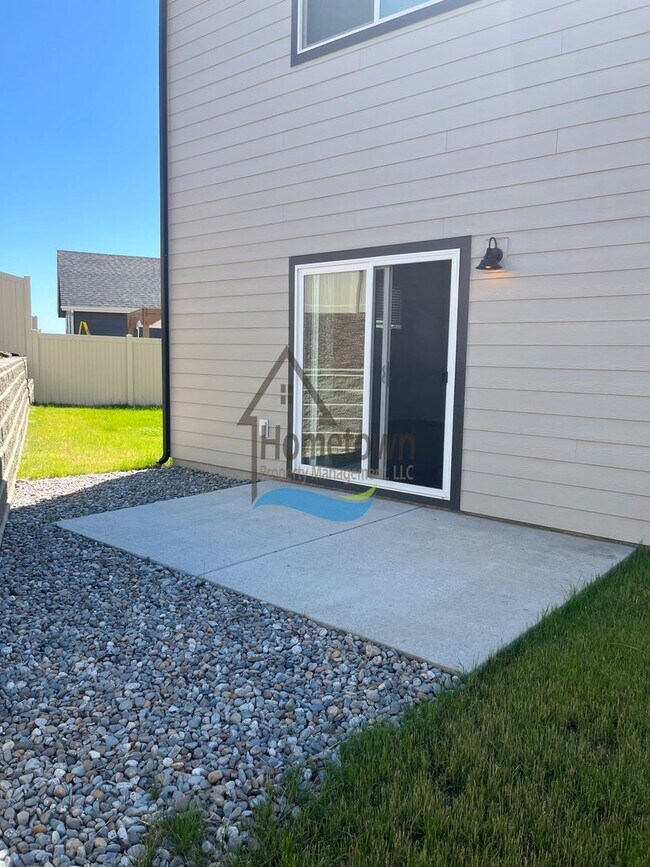 Building Photo - Woodbridge South Home with 4 Bedrooms and 3 Bathrooms in Post Falls build in 2021!