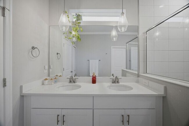 Building Photo - 5411 Bungalow Grove Ct