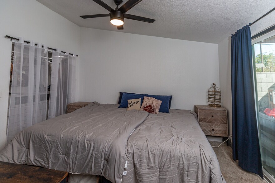 Main Bedroom - 27222 Plumwood Ave