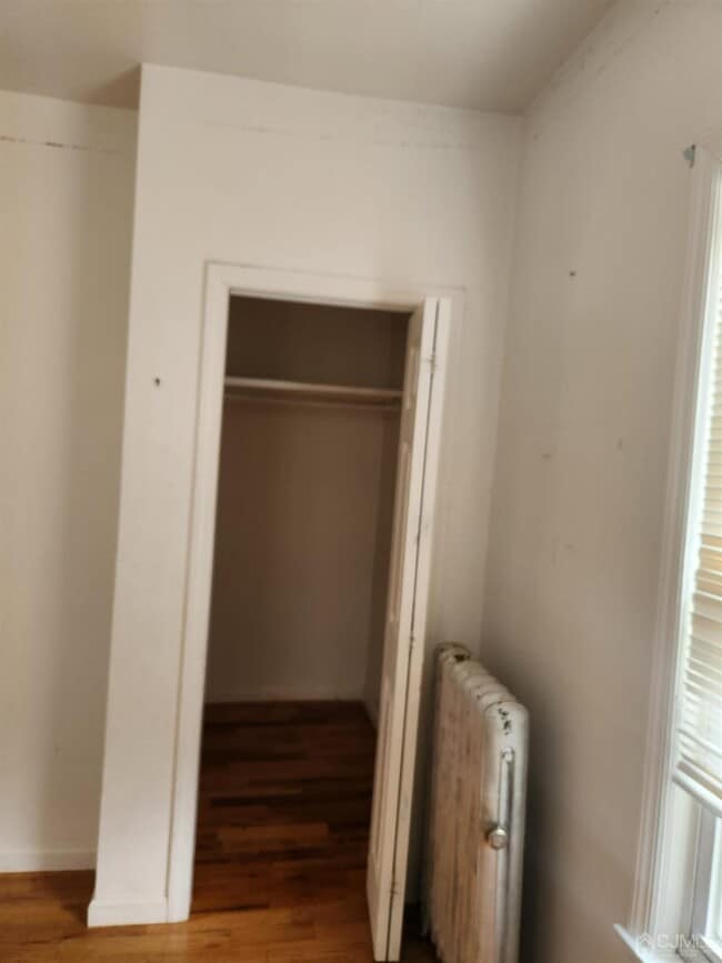 Building Photo - 68 Llewellyn Ave