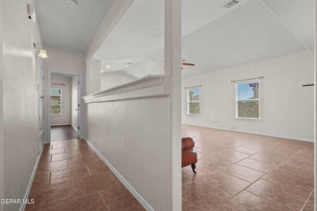 Building Photo - 5477 Francisco Roque Dr