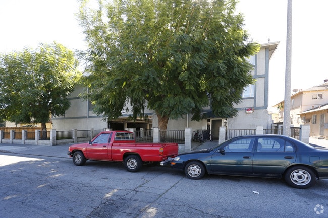 Building Photo - 11014 Otsego St