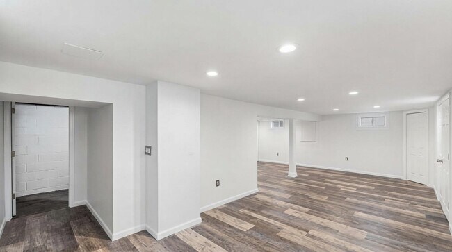 Building Photo - 19 Ashwood Rd