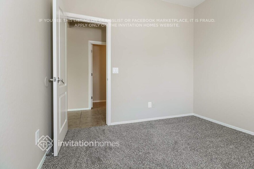 Building Photo - 14847 N 174th Ln