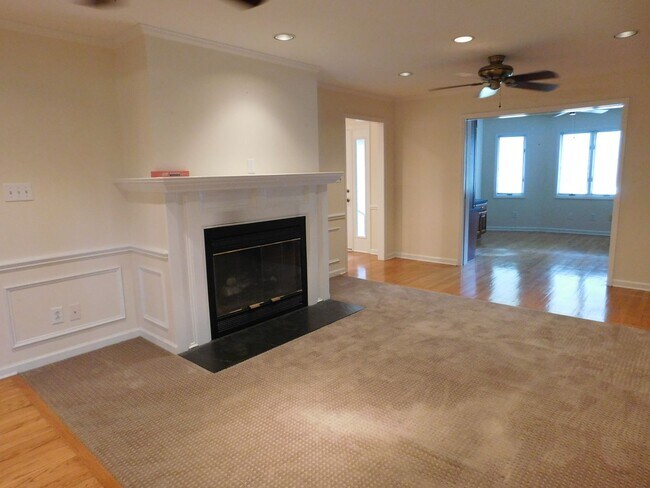 Building Photo - 914 Muirfield Pl