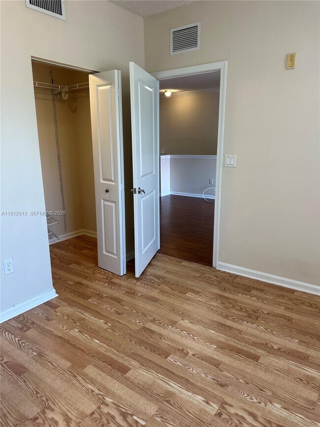 Building Photo - 5840 W Sample Rd