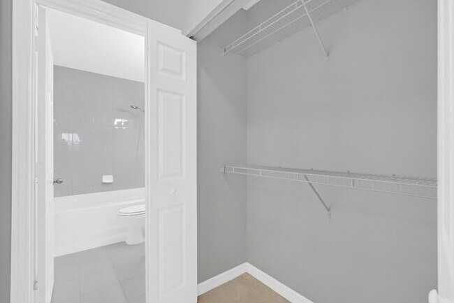 Building Photo - Modern Living in Miramar – 2 Bed/2 Bath Co...