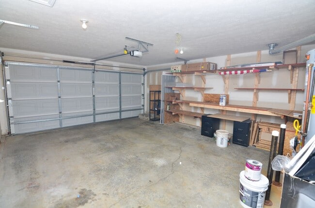 Building Photo - 3637 Crossbrooke Dr