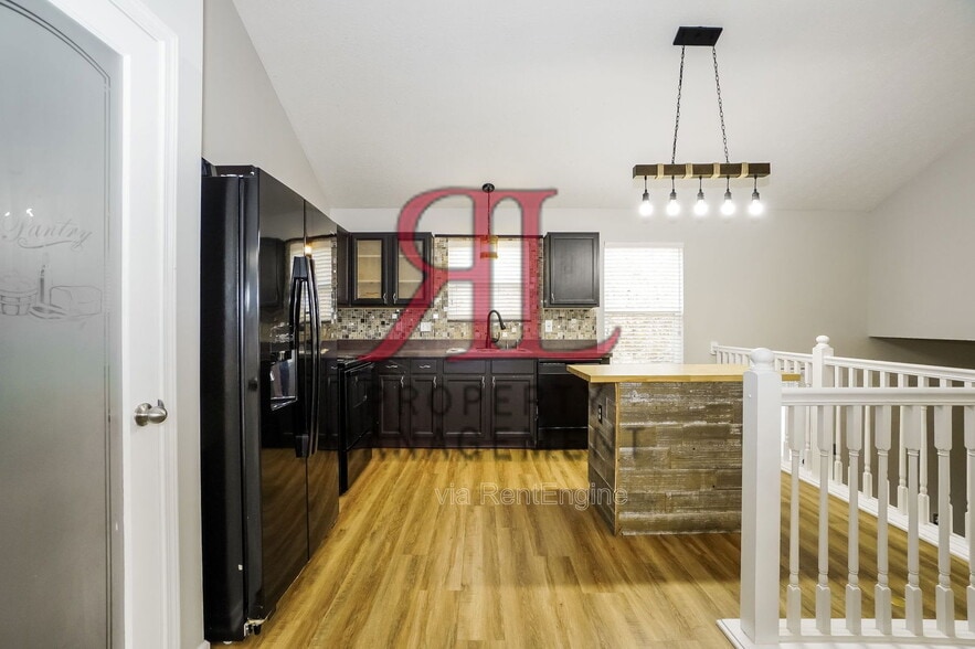 Building Photo - 7206 Calusa Drive