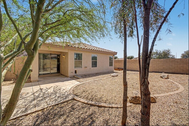 Building Photo - 1112 S Bogle Ct