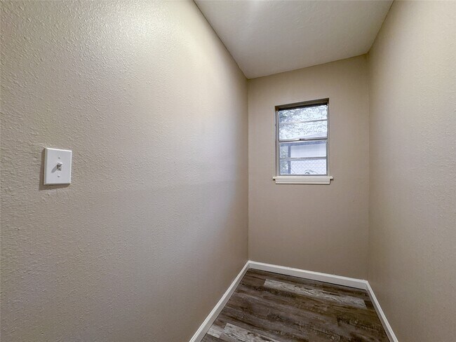 Building Photo - 7710 Claiborne St