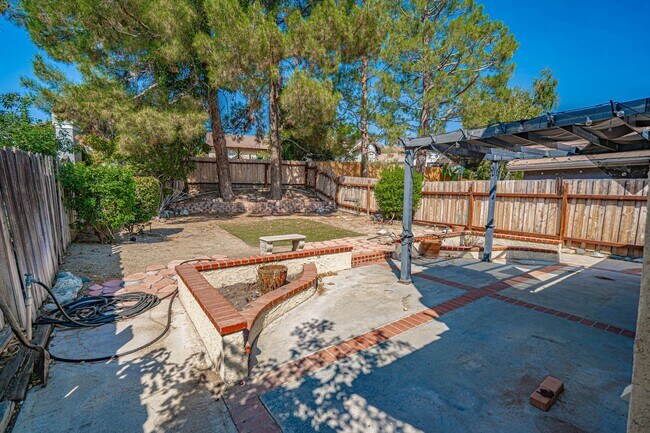 Building Photo - 26911 Terri Dr