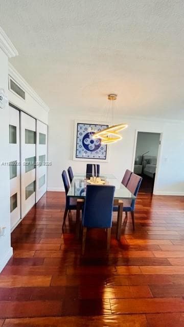 Building Photo - 3731 N Country Club Dr