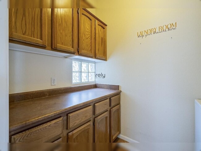 Building Photo - 4605 N Clear Creek Dr