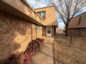 Building Photo - Great condo in Colonial Park
