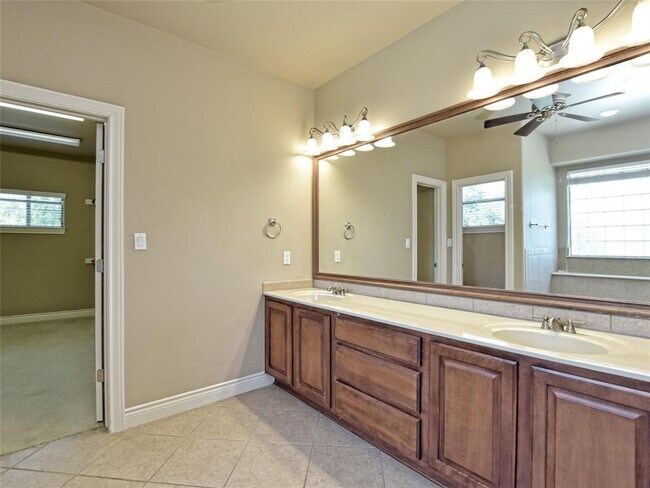 Building Photo - 131 Huck Finn Trail