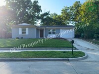 Building Photo - Fully Renovated 2-Bedroom Home Near UTA & AT&T Stadium – Modern Upgrades + Spacious Yard!