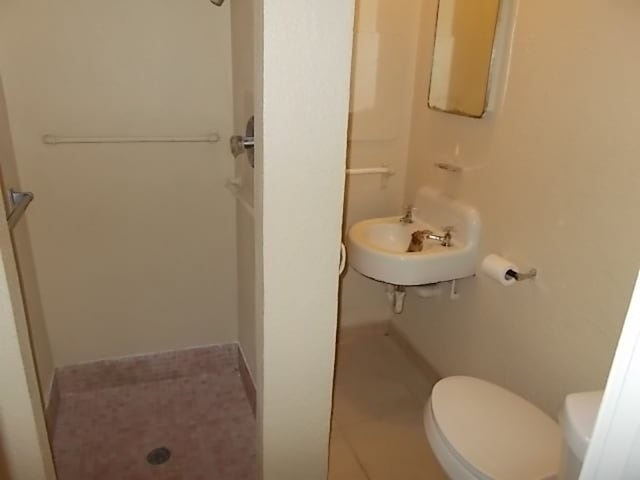 Building Photo - Adorable 1/1 with loft in the heart of St. Cloud