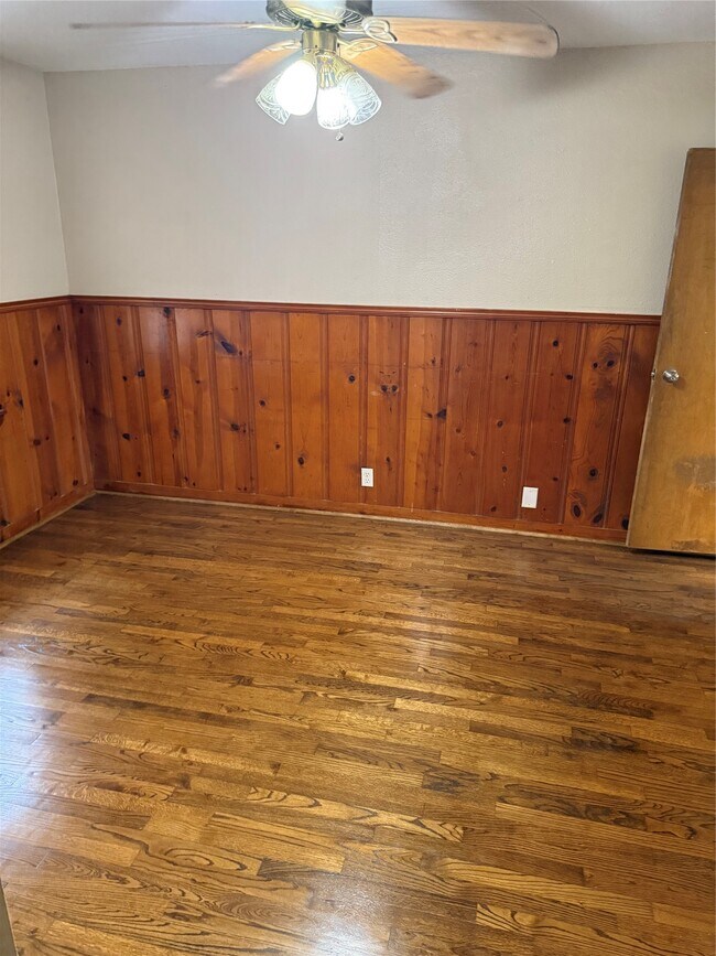 Building Photo - 216 Schilling Ave