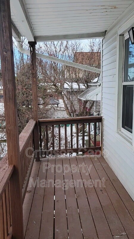 Building Photo - 131 Pine St