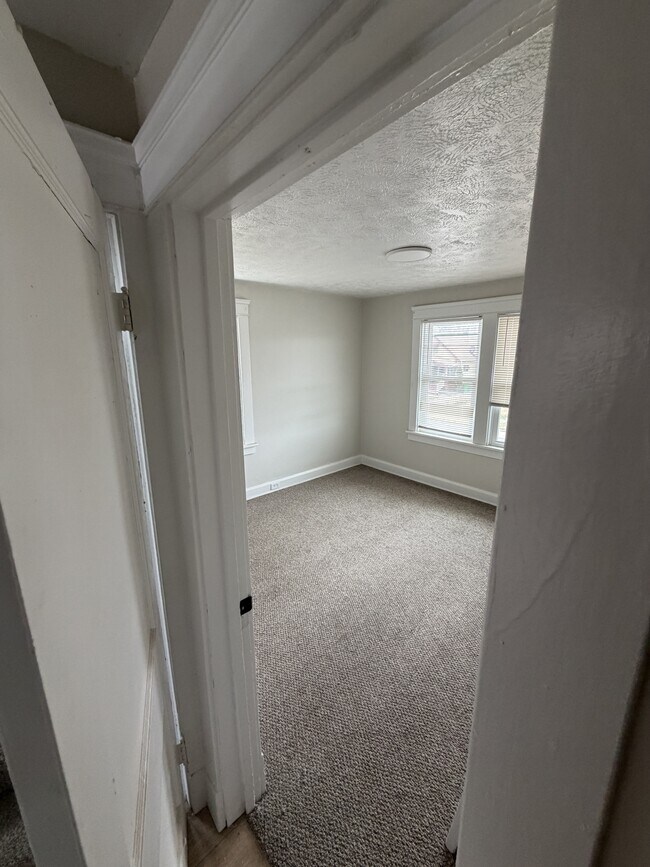 Building Photo - 13715 Thornhurst Ave