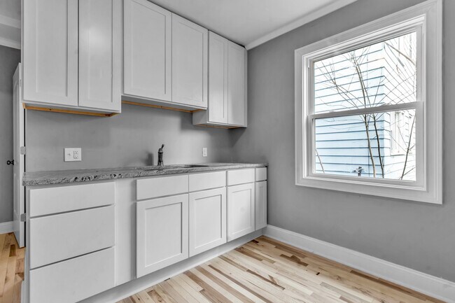 Building Photo - 76 Garner Ave