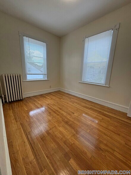 Building Photo - 110 Murdock St