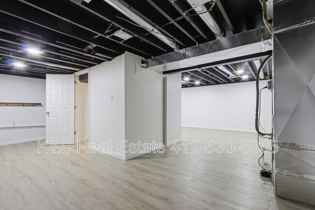 Building Photo - 29 Janyce Dr