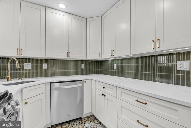 Building Photo - 5713 5th St S