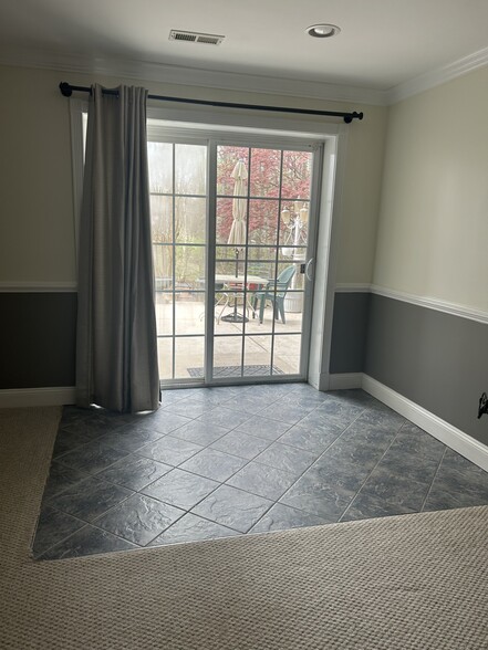 Private entrance with patio - 9809 Hammer Ln