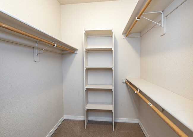 Building Photo - 5607 University Village View