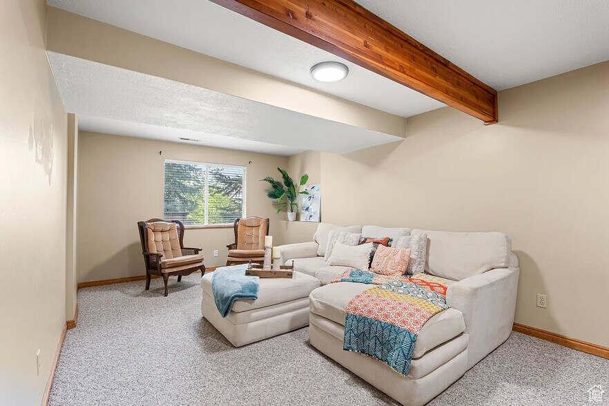 Living Area - 11770 S Dry Creek Rd