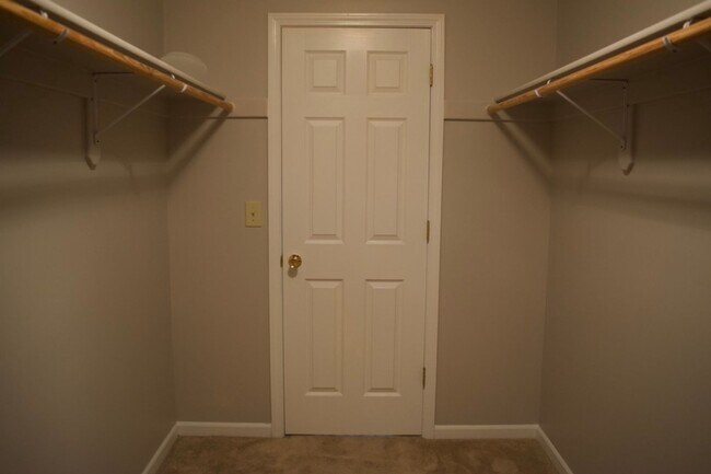 Building Photo - Great 3 Bed 2 Bath House In Ashland MO!