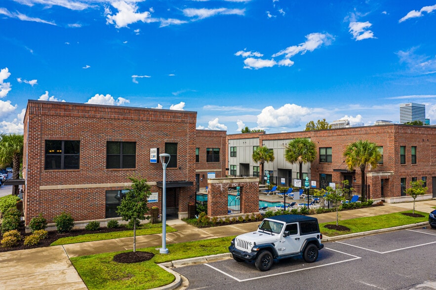 Primary Photo - Pulaski Square Townhomes