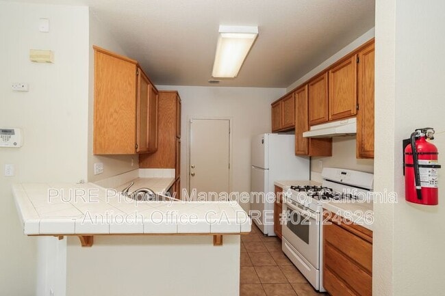 Building Photo - 1100 Twinbridge Ct